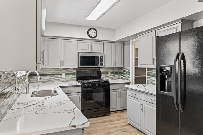 Photo - 9611 Highmeadow Dr