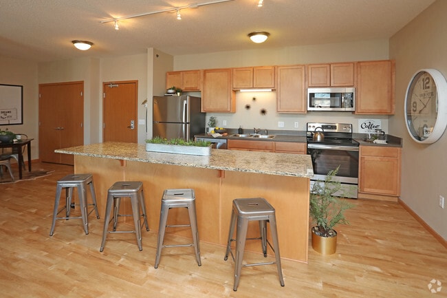 1BR, 1BA, Model - 941 SF