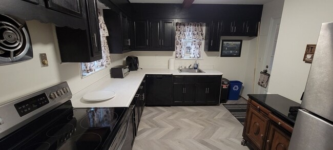 9 White Clay Dr