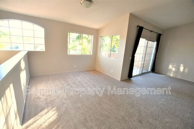 Photo - 2075 Blackberry Cir