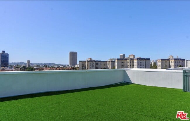 Photo - 5768 W 3rd St Unit 207