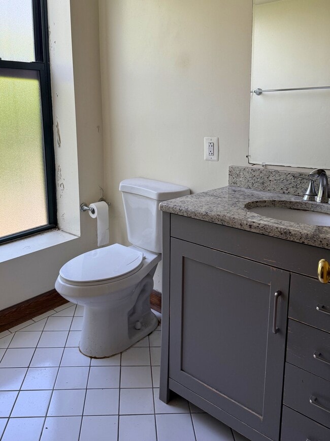 Photo - 611 W Briar Pl Unidad 102