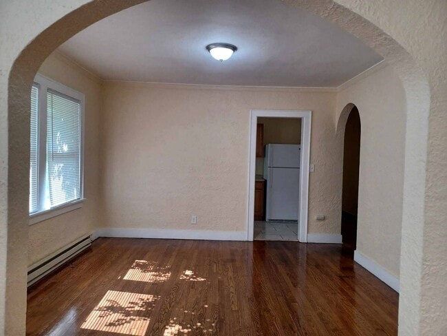 2422 Benderwirt Ave Unit 2422-1