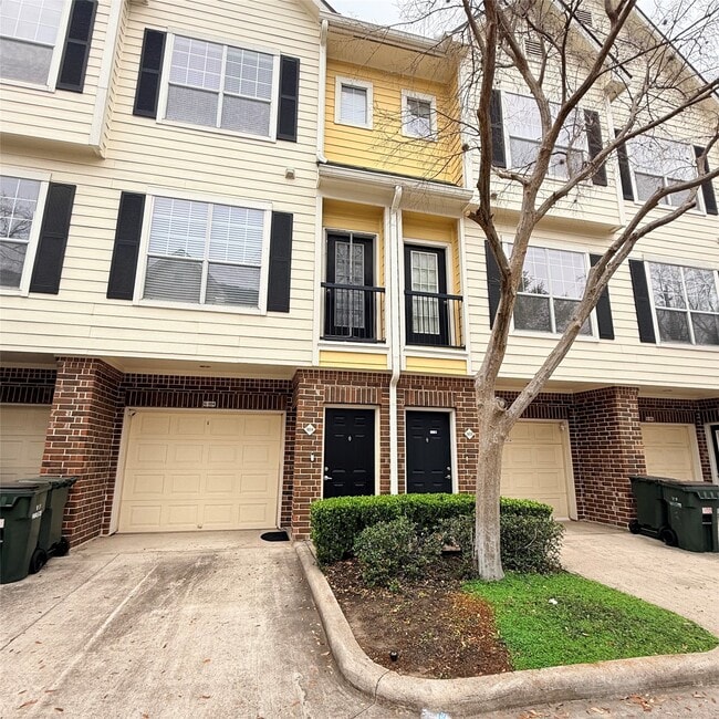 Building Photo - 9200 Westheimer Rd Unit 304