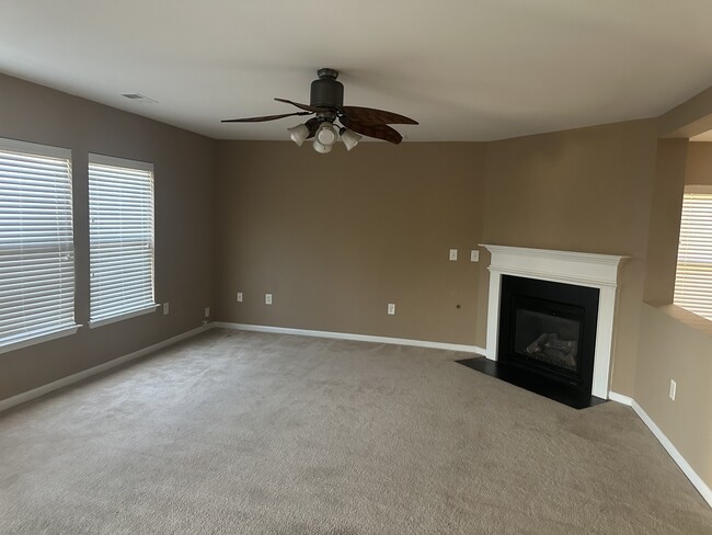 Photo - 184 Stonewood Crossing Dr