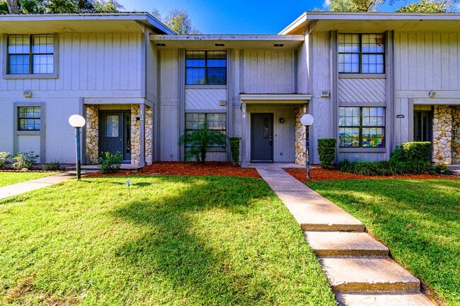 Photo - 14 Oakwood Park