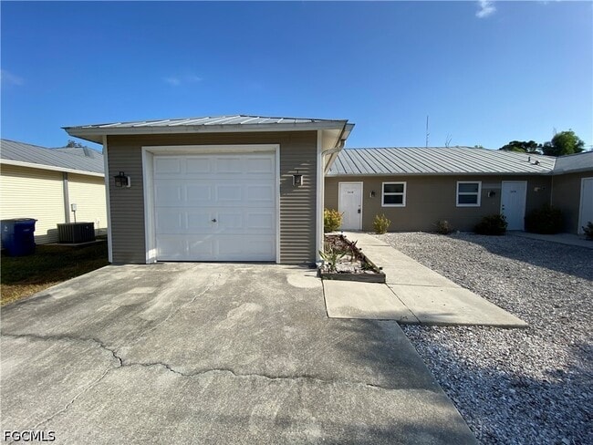 Building Photo - 5478 Thomas St