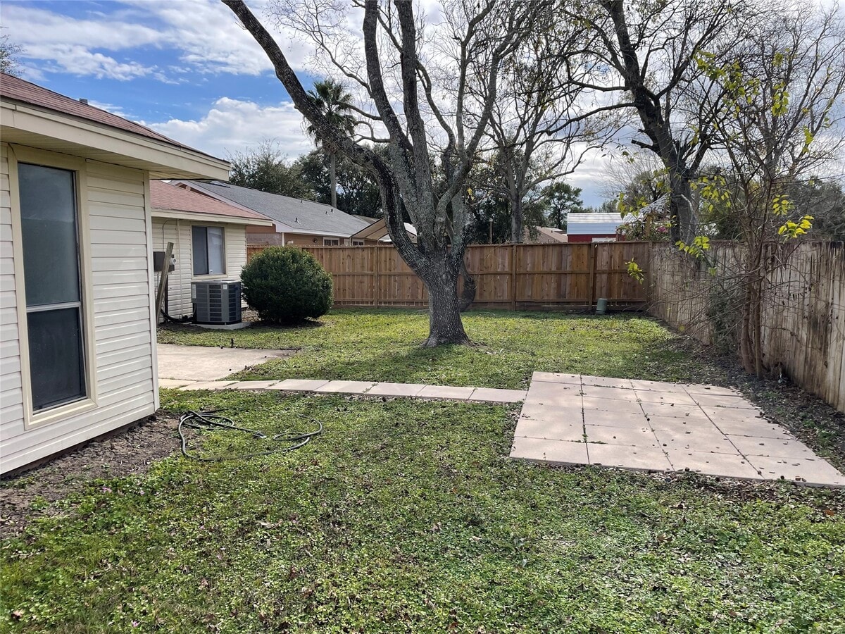 Photo - 505 Landing Blvd