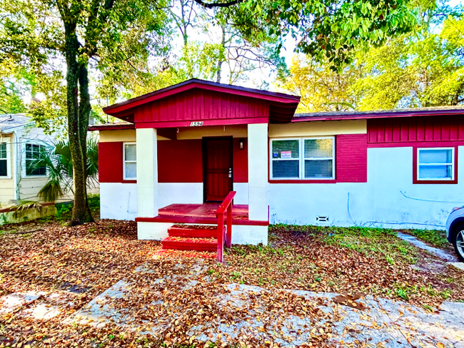 Photo - 1594 W 33rd St House
