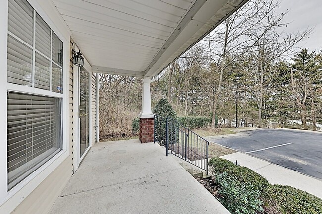 Photo - 213 Shadow Glen Dr