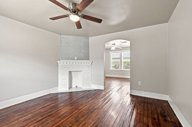 Photo - 1459-1459 E 10th St Unit 1549