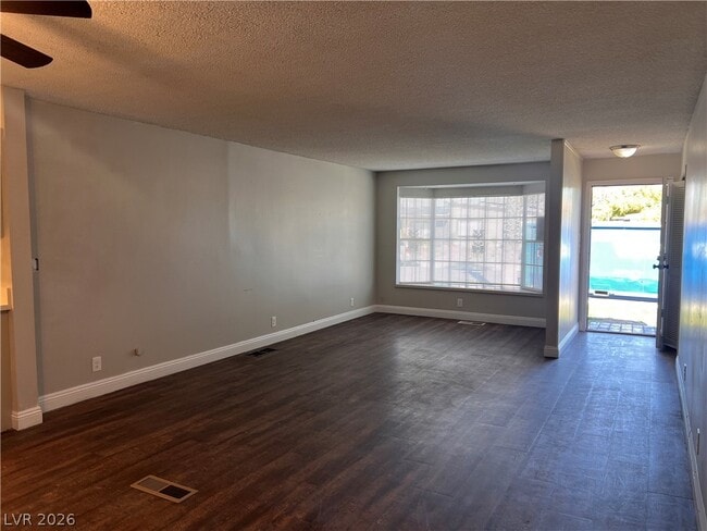 Photo - 5901 Idle Ave