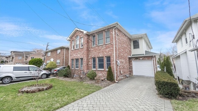 Photo - 1563 Anderson Ave