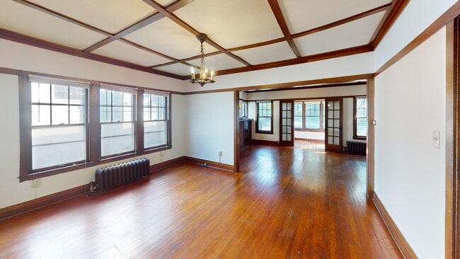Building Photo - 1806 Kendall Ave
