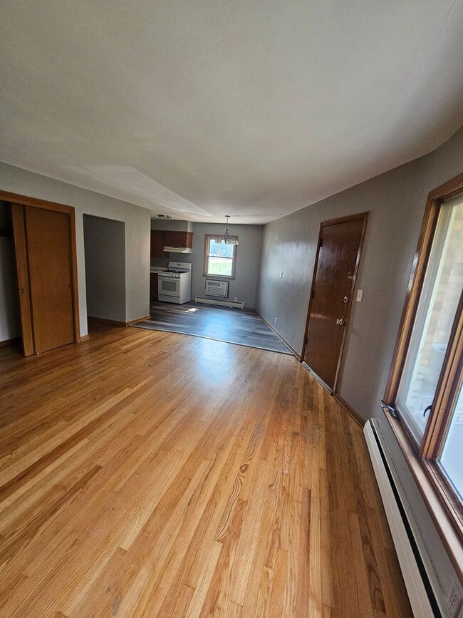 Building Photo - 3202 N 76th St Rental