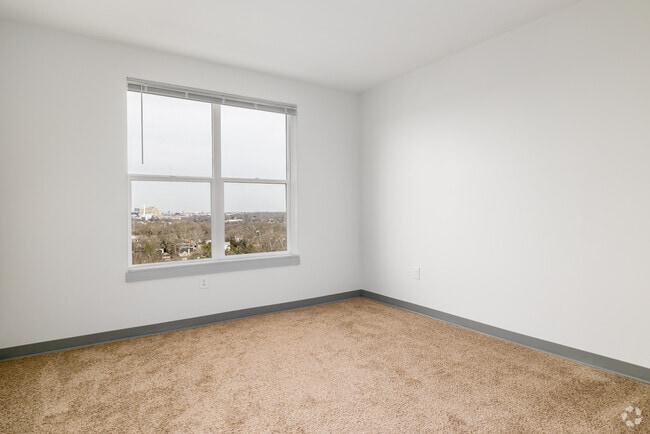 1BR, 1BA - 660SF - Bedroom