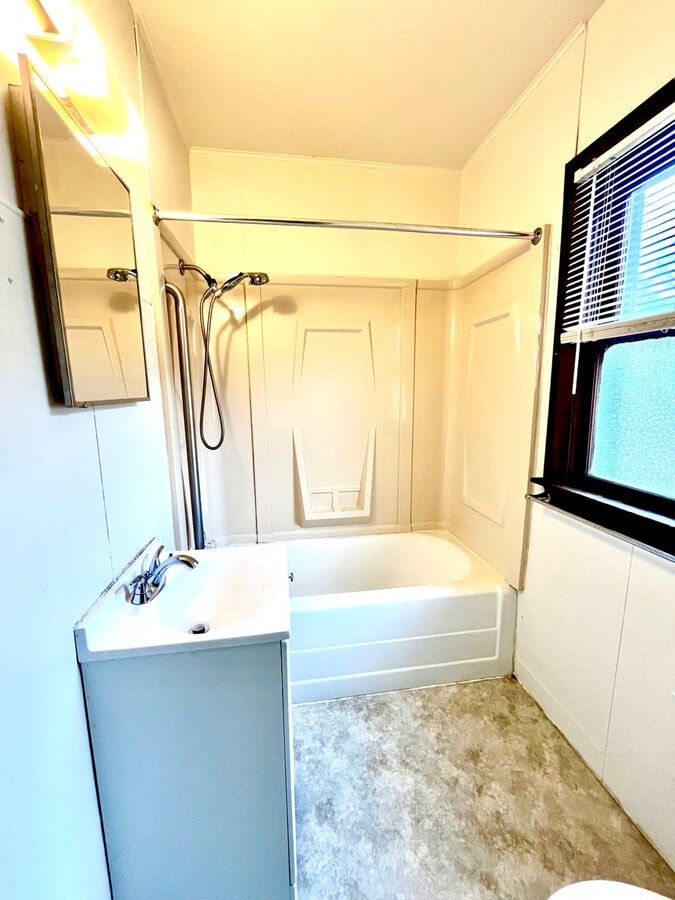 Photo - 213 E Oregon St