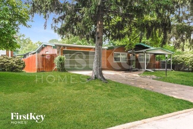 Photo - 665 Pimlico Dr House