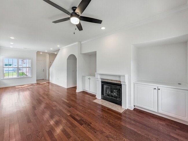 Photo - 904 Dixson St