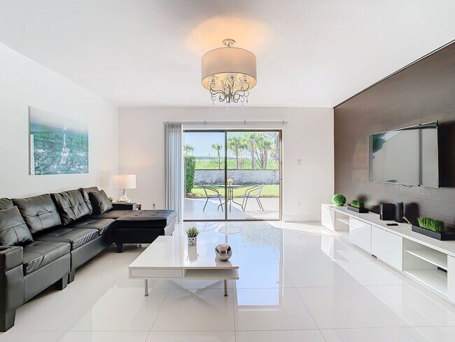 Photo - Vineland Road, Orlando, FL 32811 - 2 BR 2.5 BA townhouse