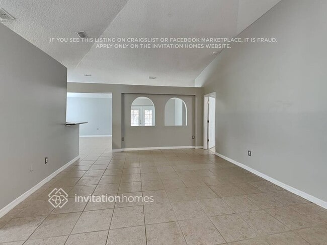 Photo - 1622 Hudderfield Cir W