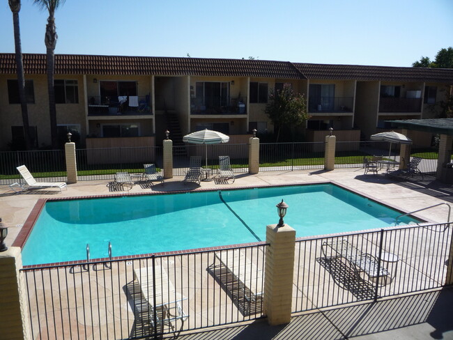 2 Bedroom Condo in El Cajon with AC! - 2 Bedroom Condo in El Cajon with AC! Unidad 235