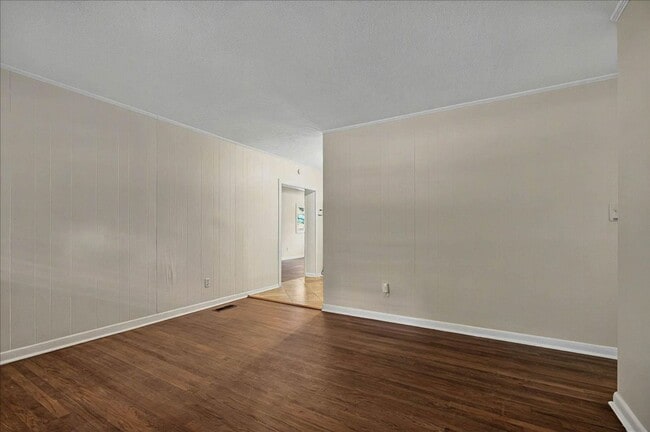 Photo - 4 bed 2 bath house, walk to stadium! Available August 2026