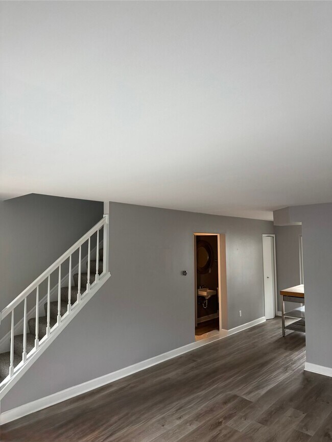 Photo - 1532 Graefield Rd