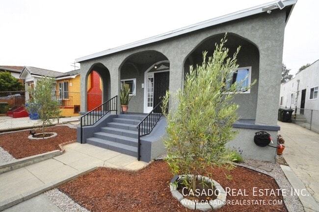 Photo - 2014 Sheridan St Apartment Unit 1