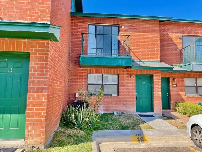 Photo - 8915 McPherson Rd Unidad 16B