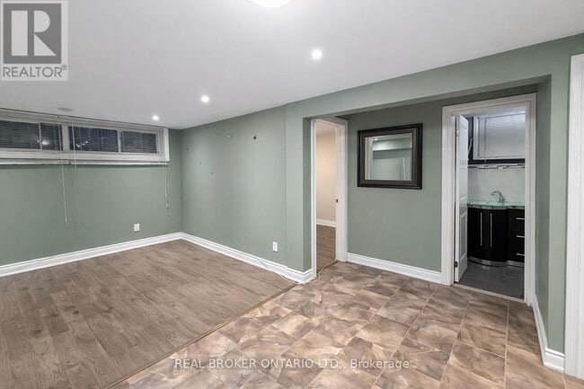 Photo - 926 Flagship Dr