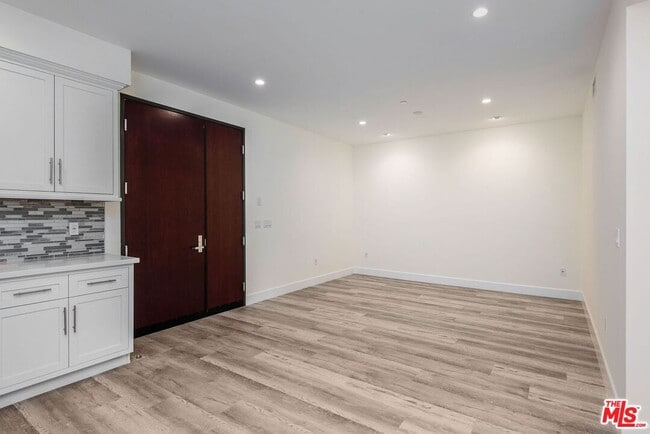 Photo - 1237 S Holt Ave Unit 204