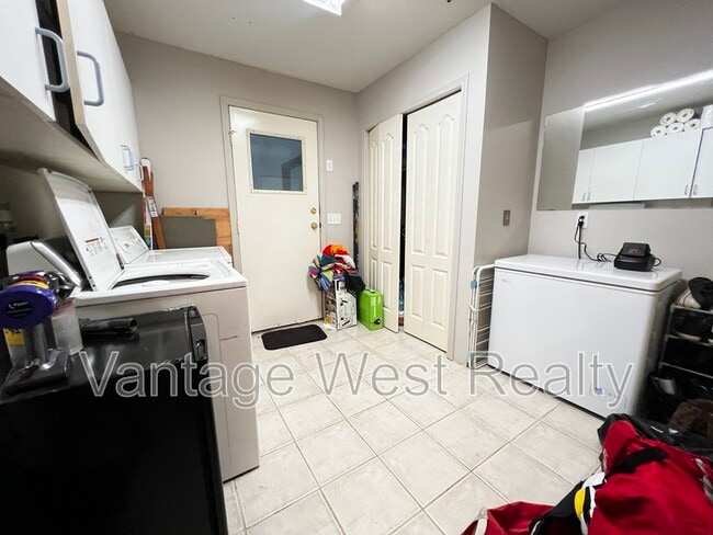 Photo - 2190 Carate Rd