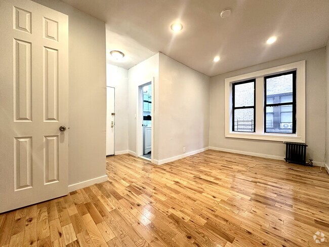 Building Photo - 24 Thayer St Unit 3F Rental