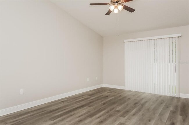 Photo - 463 Columbia Ct