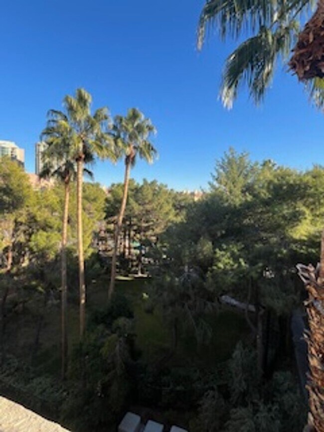 Photo - Top Floor 1 Bath| 1 Bedroom Luxury Condo (NV Energy/SW Gas/Internet Included in price) Unit 406