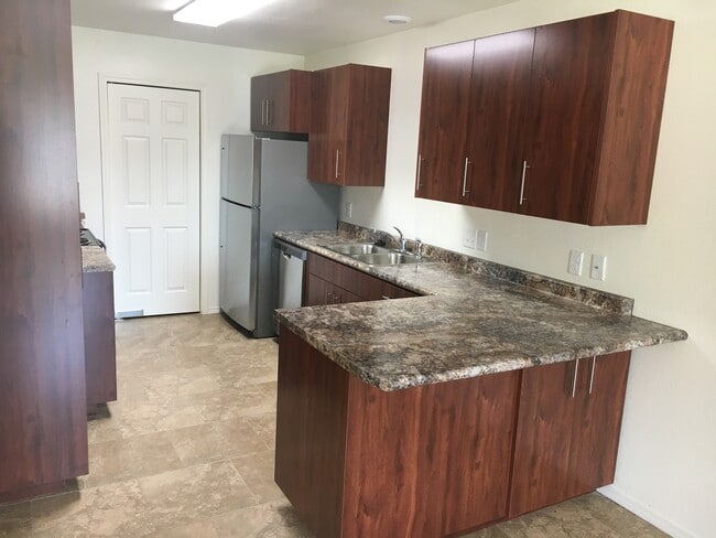 Fotografía del edificio - 1073 N Erie Ave