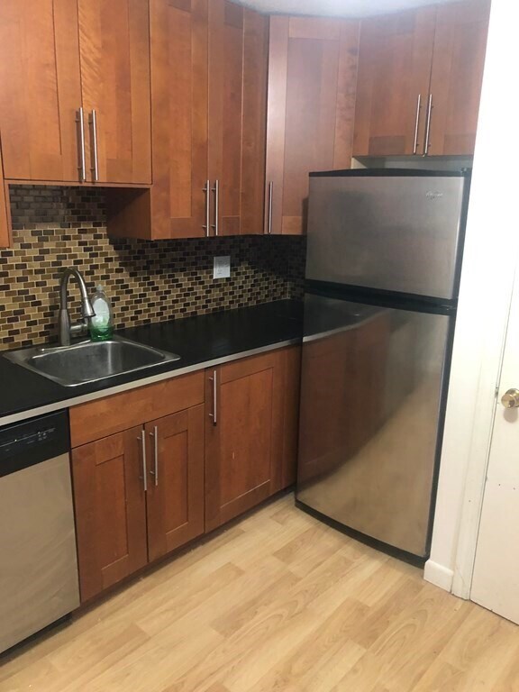 Building Photo - 273 Main St Unit 3B