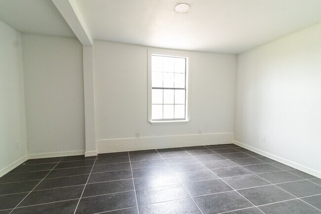 Photo - 3615 Legion St