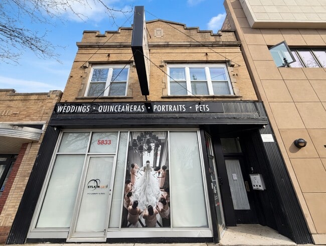Photo - 5833 W Irving Park Rd Unidad 1R