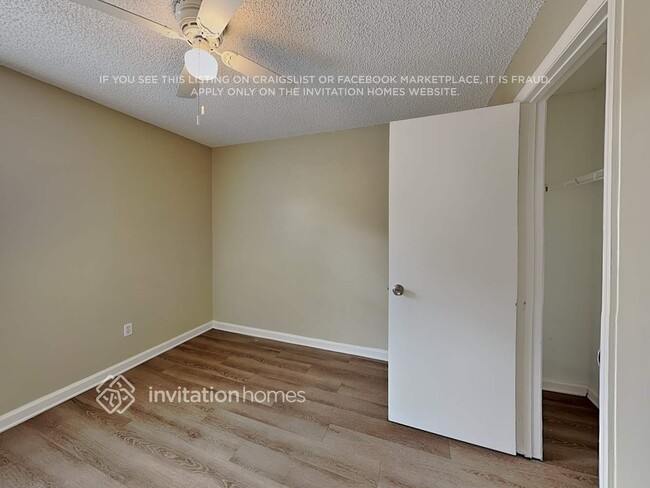 Photo - 896 Garden Glen Loop