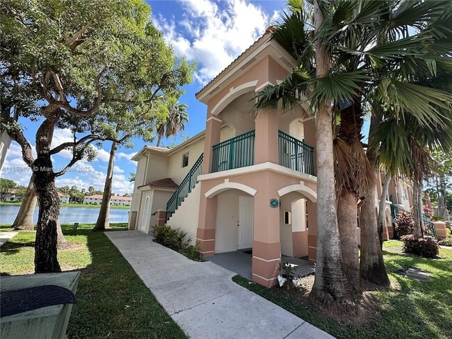 Building Photo - 1261 SE 31st Ct Unit 20153 Rental