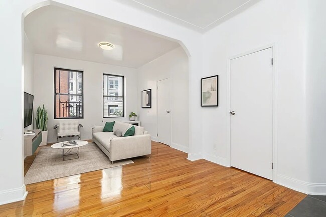 Photo - 164 Waverly Pl Unit 2D