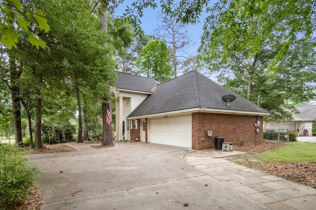 Photo - 14151 Buckingham Ln