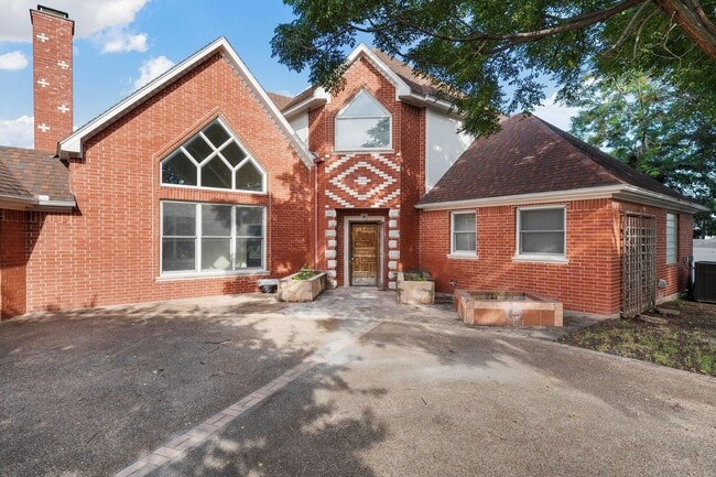 Photo - Beautiful Midway ISD Home