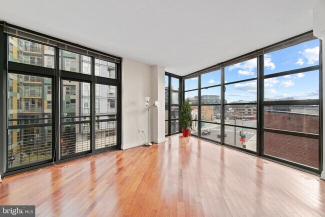 Building Photo - 2120 Vermont Ave NW Unit 323