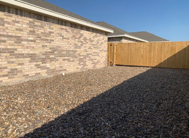 Photo - 1810 W Cortlandt St Unit 2 BR 2 BA HUGE BACKYARD