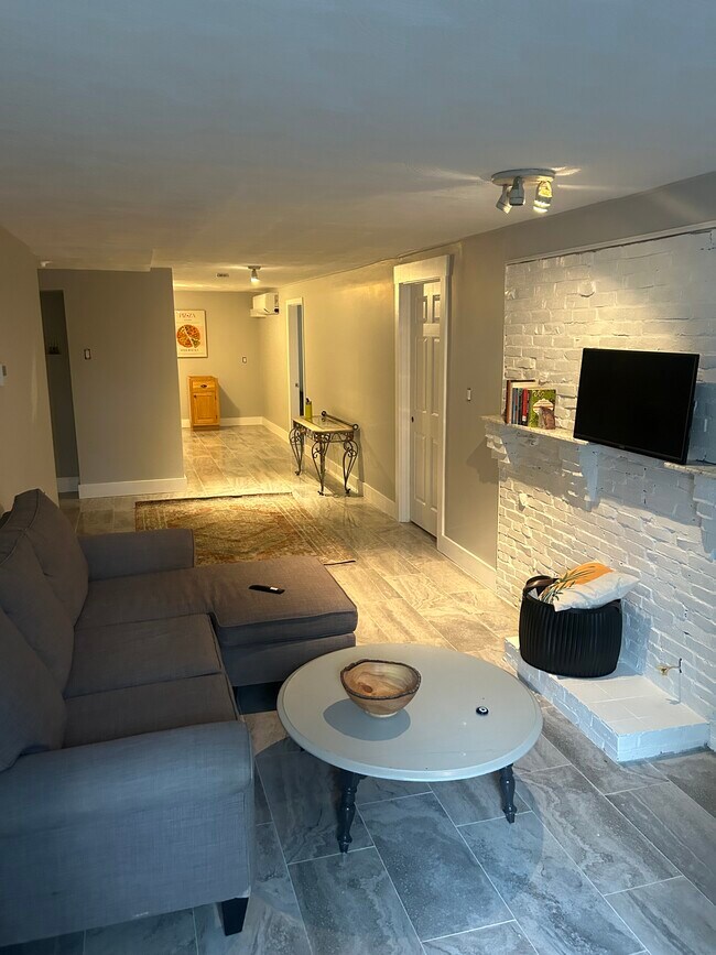 Photo - 890 Highland Ave