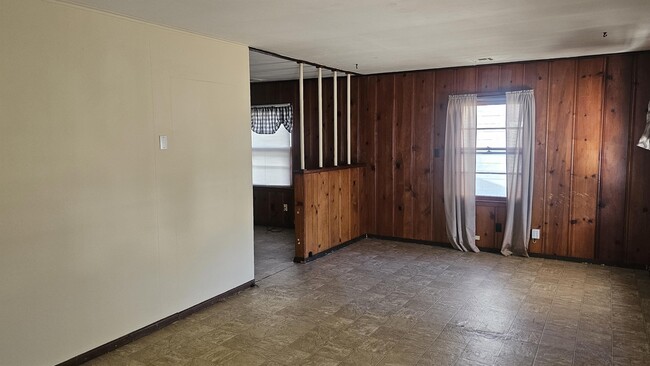 Photo - 1041 S Yale St
