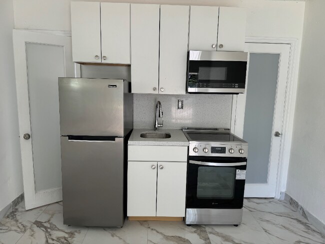 Photo - 11050 Biscayne Blvd Unidad 3